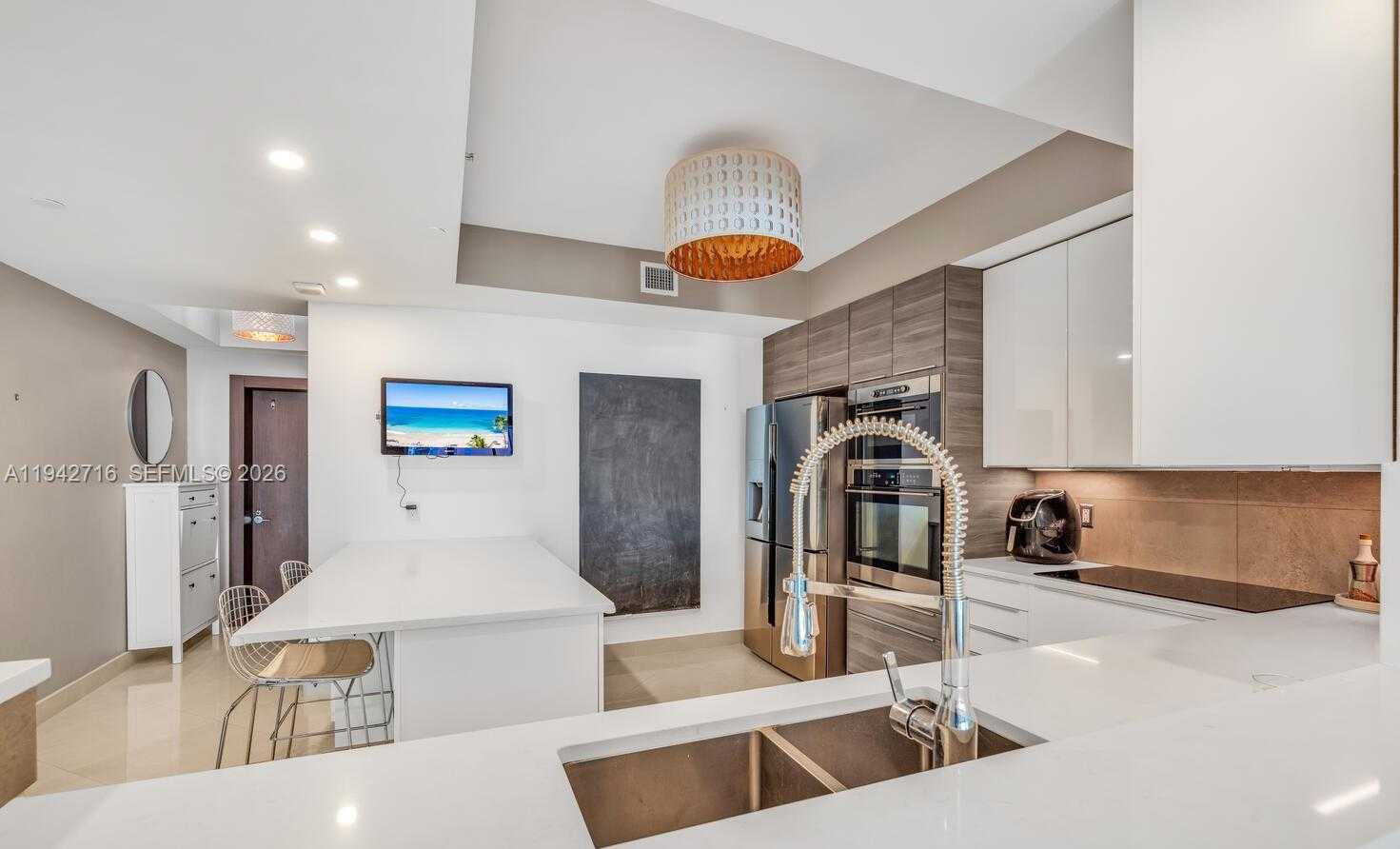 Small Image of 3340 NORTH EAST 190TH ST #1408, Aventura Number 4