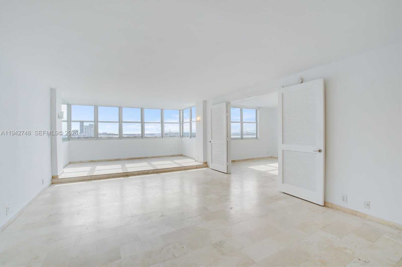 Small Image of 5 ISLAND AVE #15E, Miami Beach Number 2