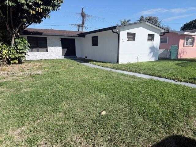 Small Image of 275 NORTH EAST 173, North Miami Beach Number 2