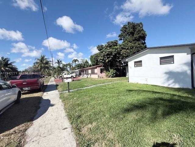 Small Image of 275 NORTH EAST 173, North Miami Beach Number 21
