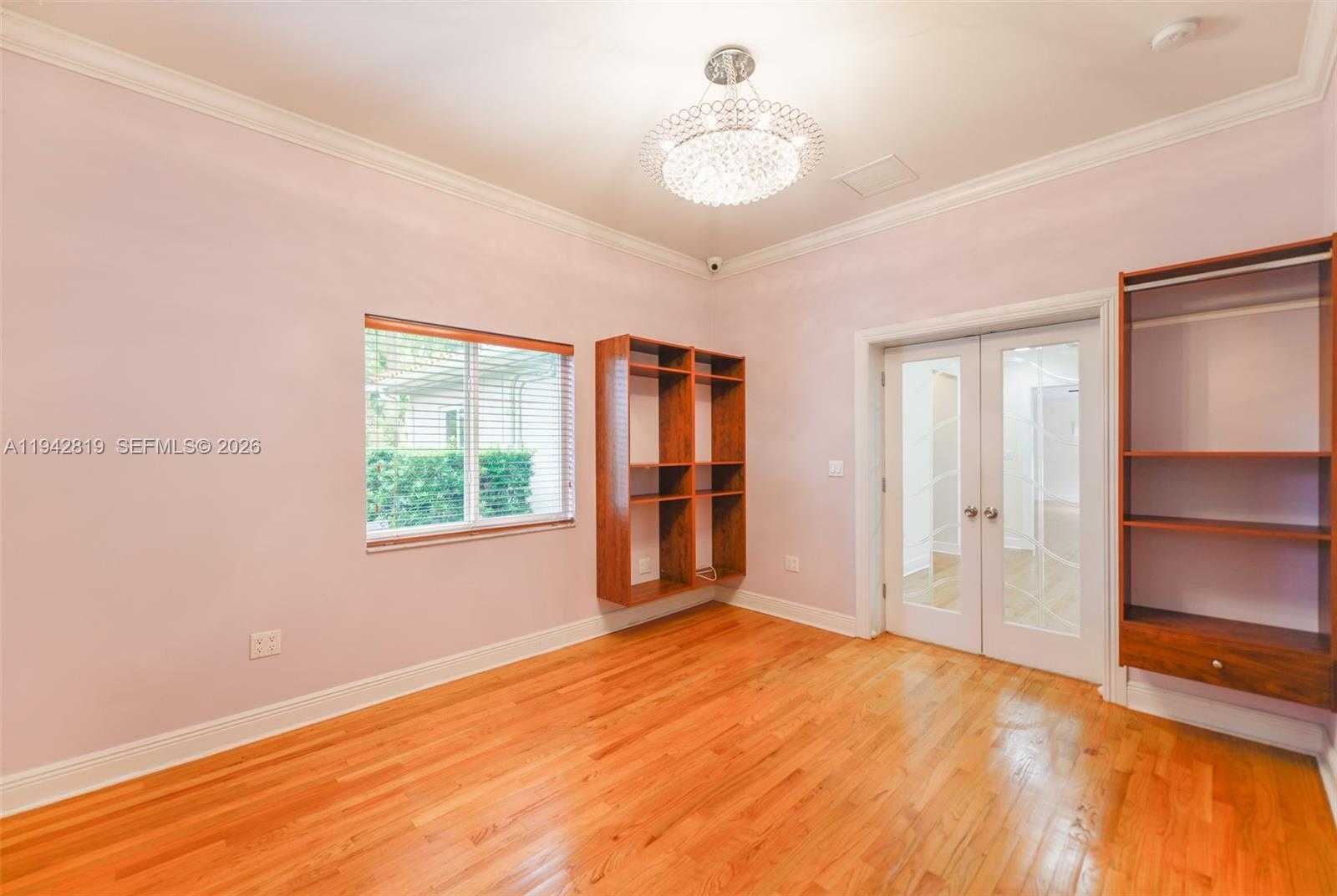 Small Image of 911 MARIANA AVE, Coral Gables Number 26