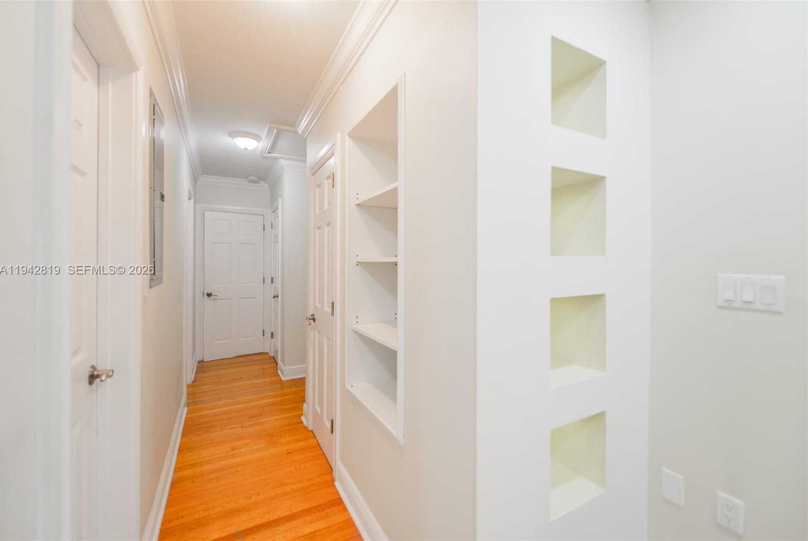 Small Image of 911 MARIANA AVE, Coral Gables Number 29