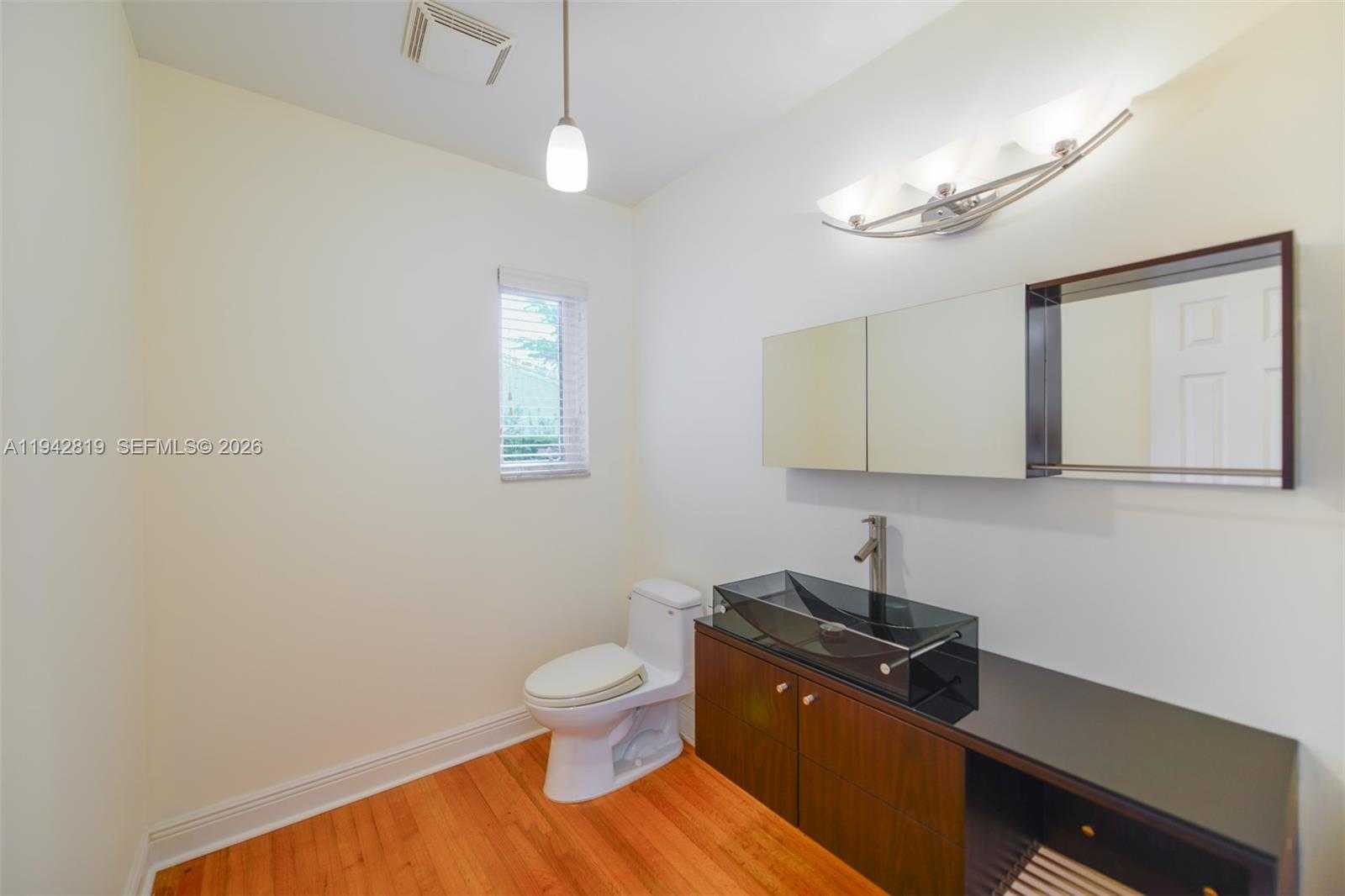 Small Image of 911 MARIANA AVE, Coral Gables Number 30