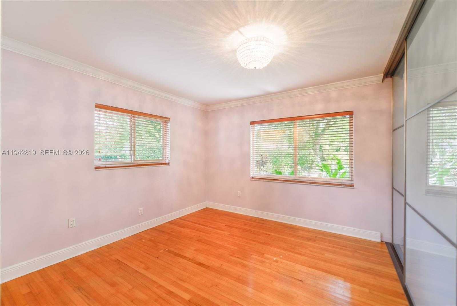 Small Image of 911 MARIANA AVE, Coral Gables Number 31