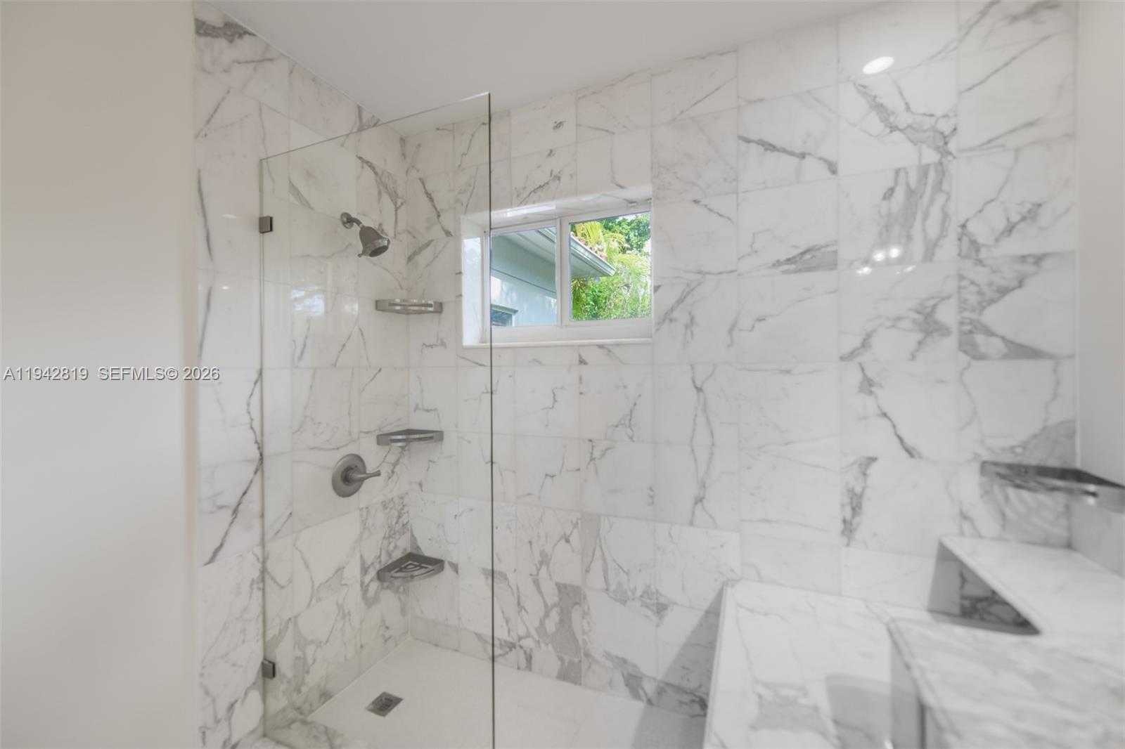 Small Image of 911 MARIANA AVE, Coral Gables Number 38