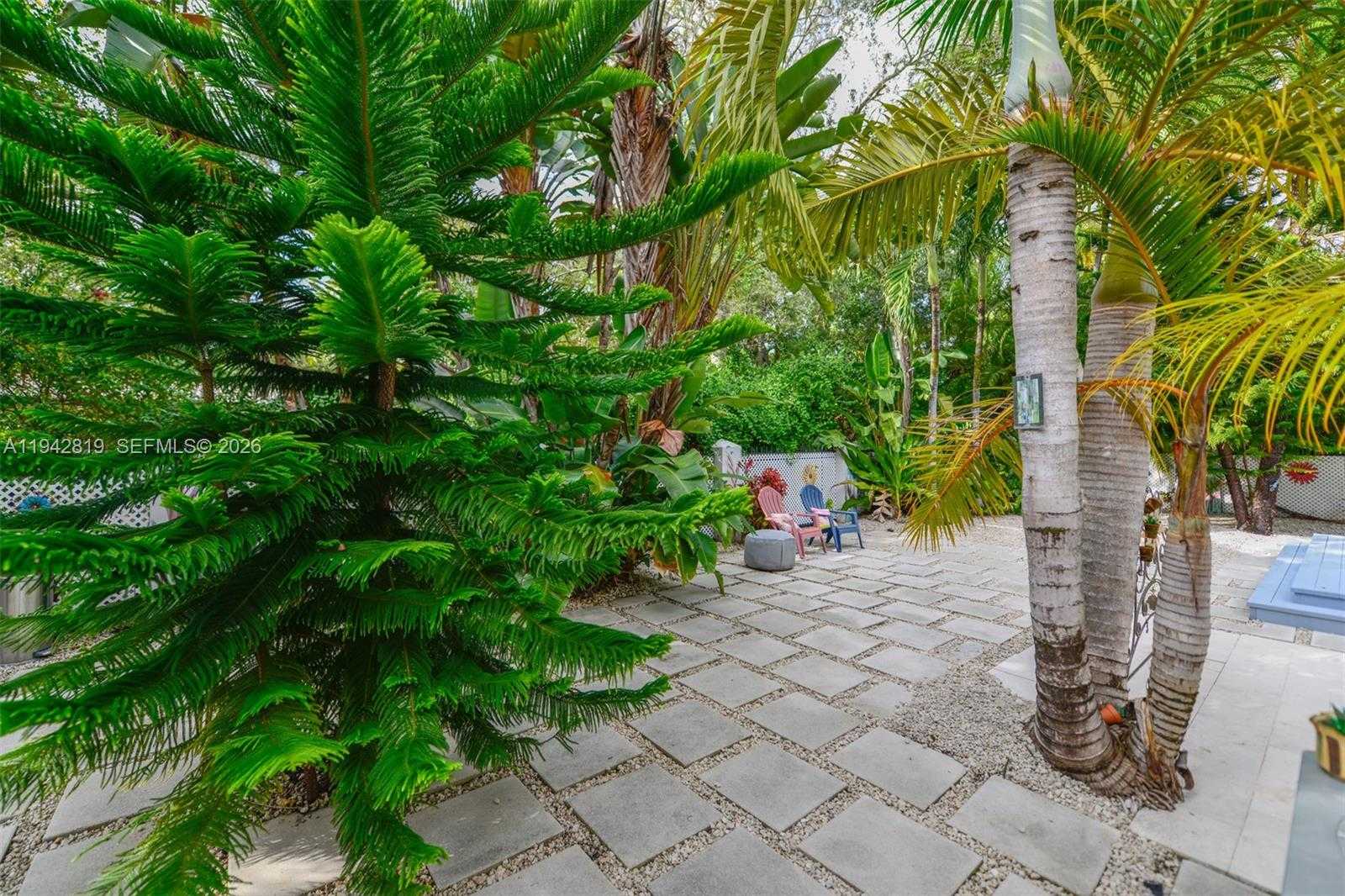 Small Image of 911 MARIANA AVE, Coral Gables Number 41