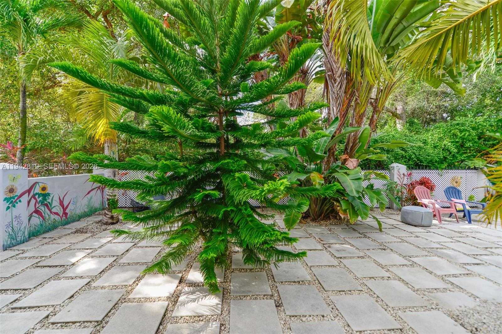 Small Image of 911 MARIANA AVE, Coral Gables Number 42