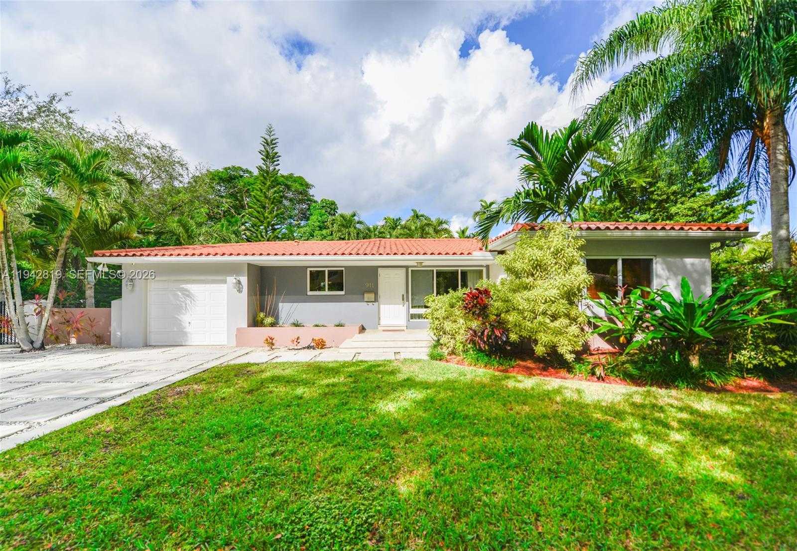 Small Image of 911 MARIANA AVE, Coral Gables Number 49