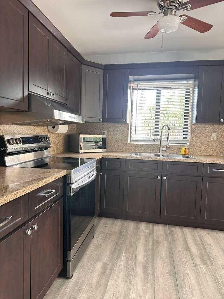 Small Image of 20600 SOUTH WEST 116TH RD, Miami Number 13