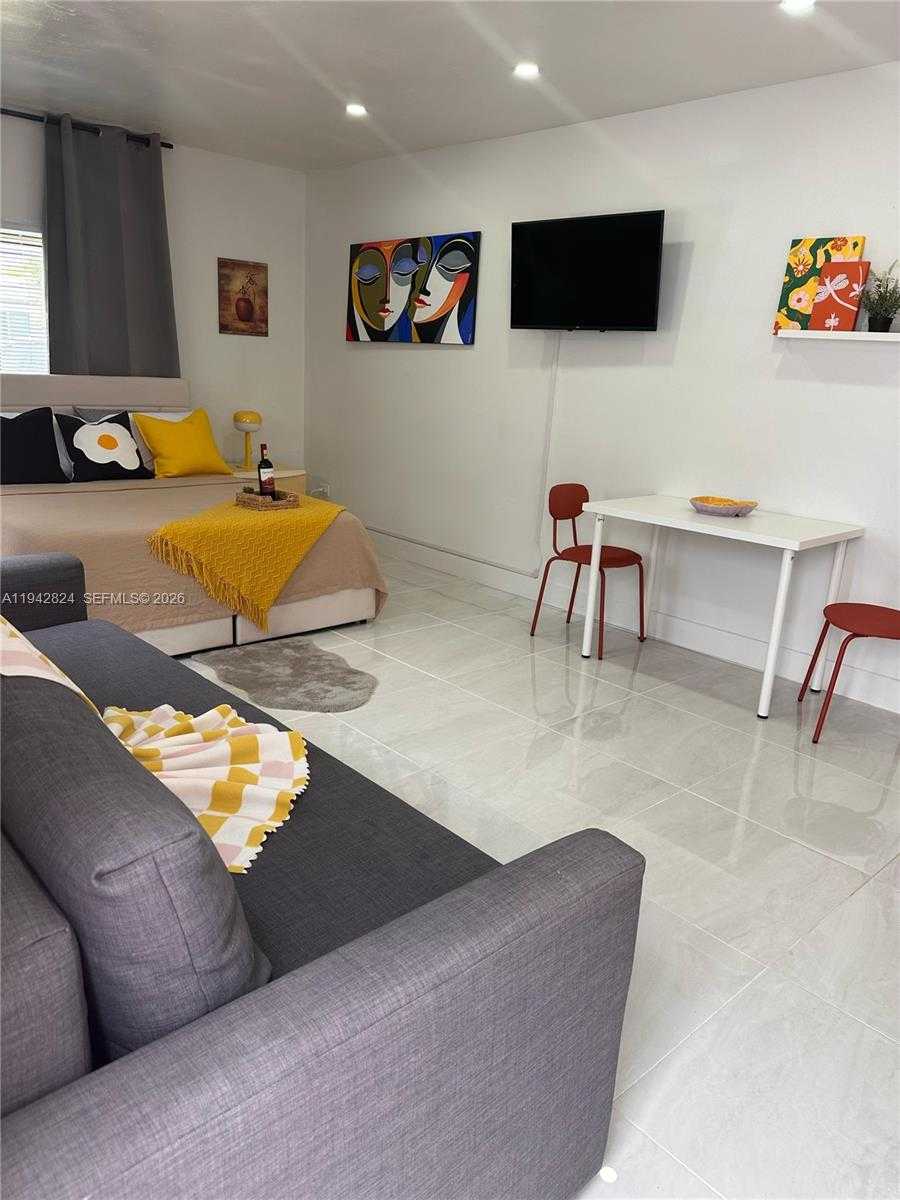 Small Image of 20600 SOUTH WEST 116TH RD, Miami Number 21