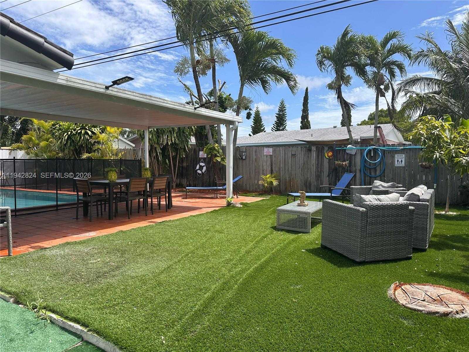 Small Image of 20600 SOUTH WEST 116TH RD, Miami Number 26