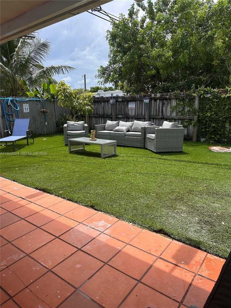 Small Image of 20600 SOUTH WEST 116TH RD, Miami Number 28