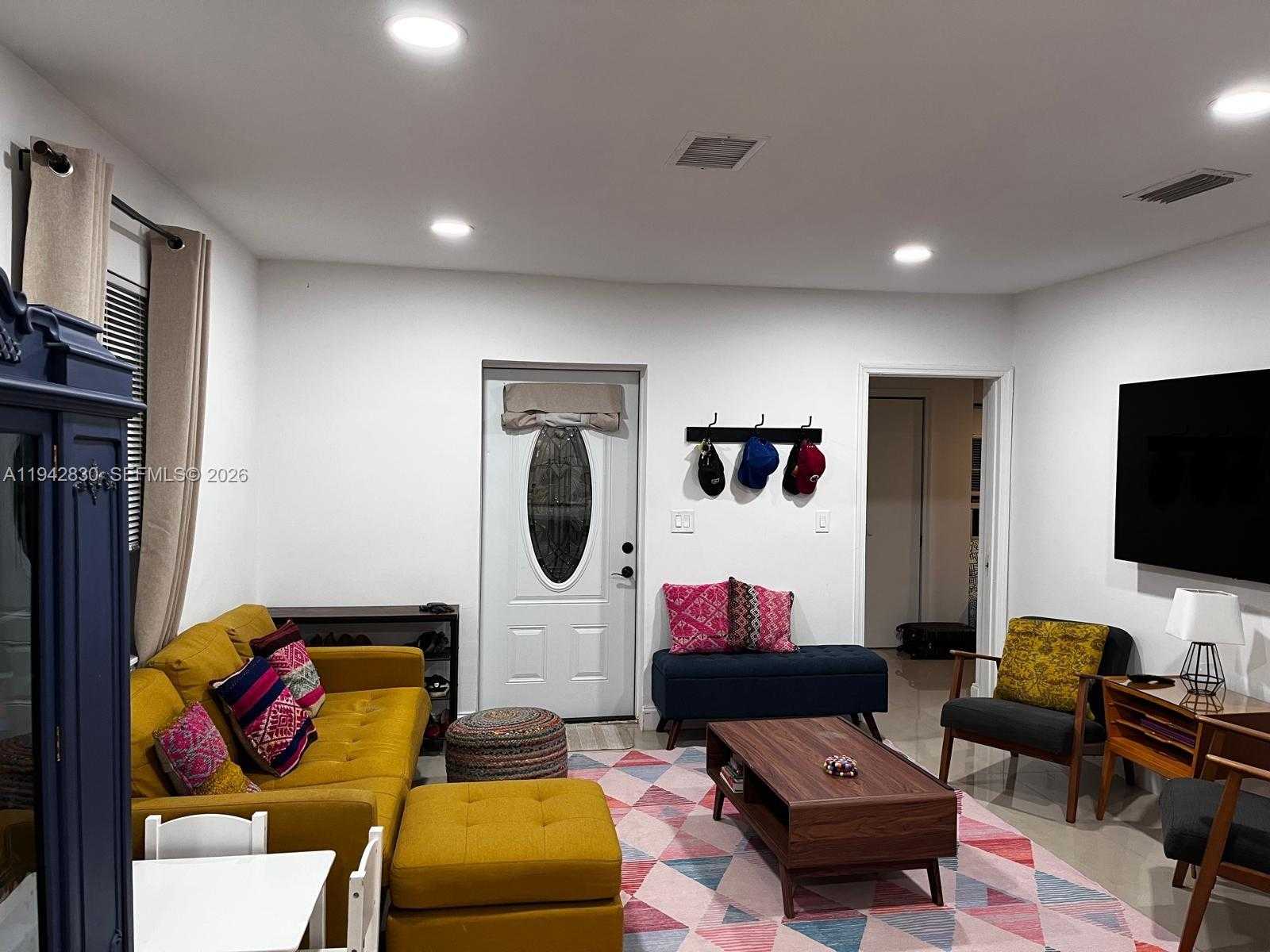 Small Image of 320 SOUTH 28TH AVE #320, Hollywood Number 5