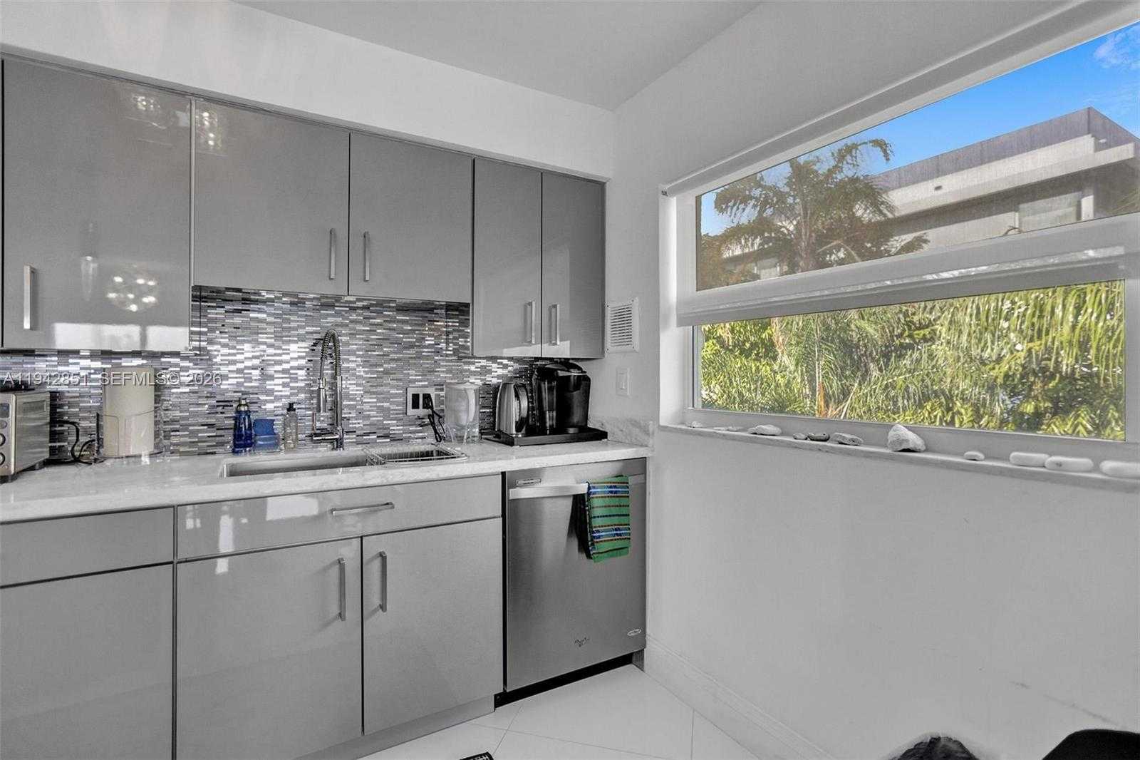 Small Image of 286 BAL BAY DR #3A, Bal Harbour Number 8