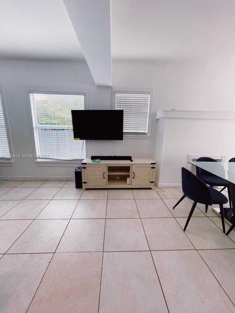 Small Image of 105 NORTH WEST 31ST ST #1, Miami Number 5