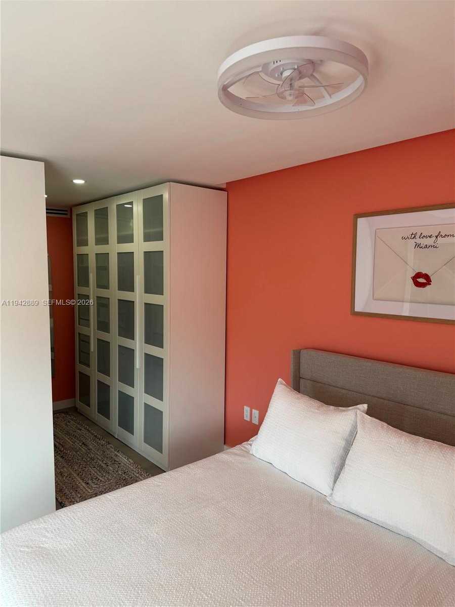 Small Image of 2899 COLLINS AVE #416, Miami Beach Number 7