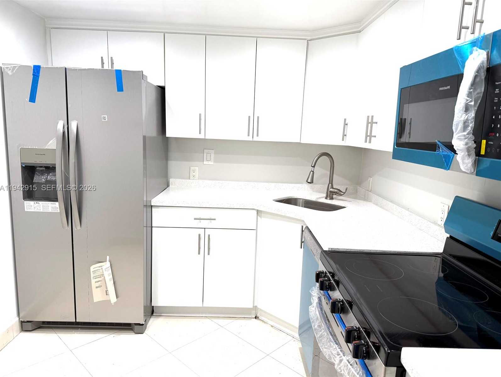 Small Image of 100 BAYVIEW DR #1611, Sunny Isles Beach Number 5