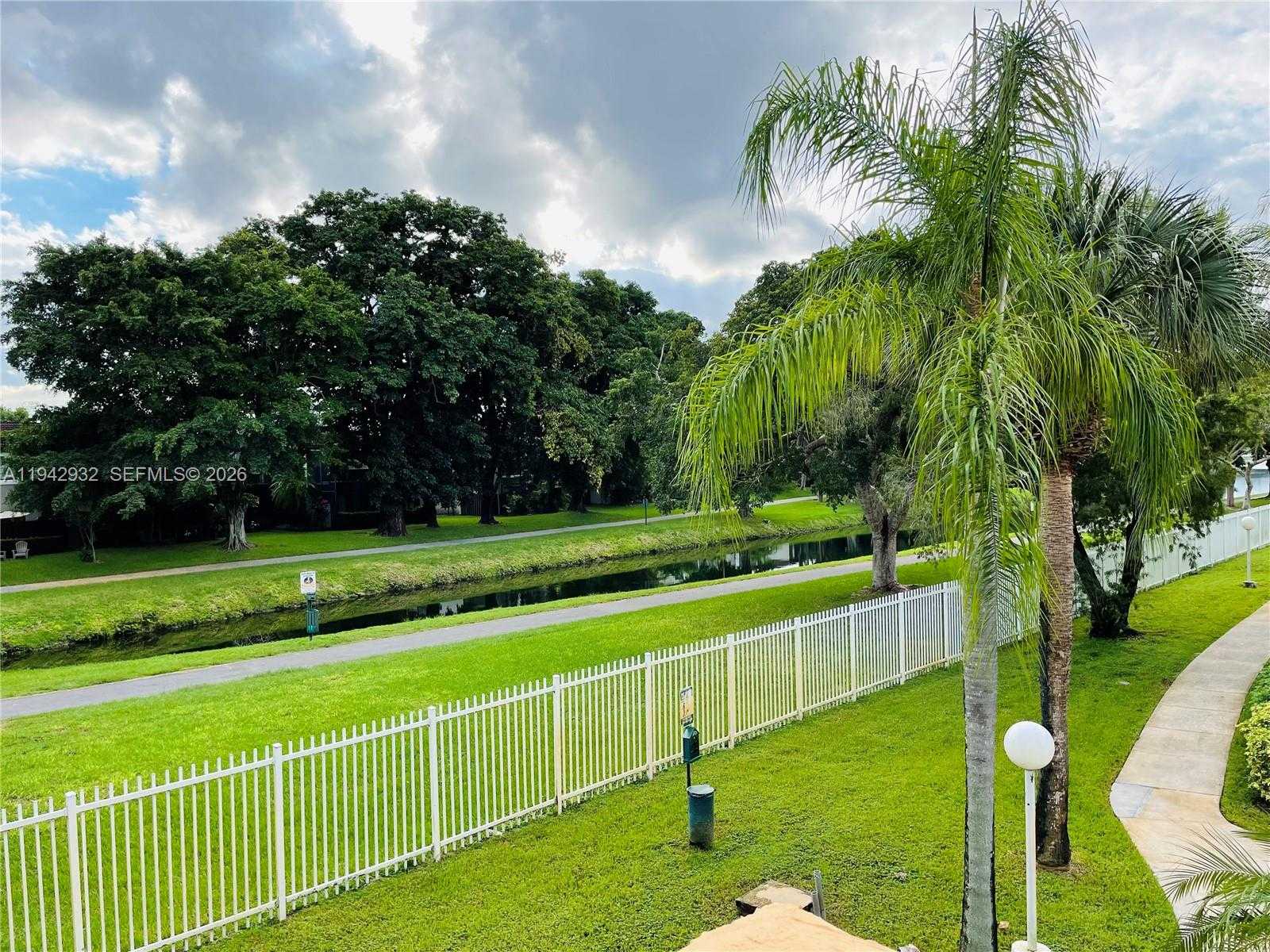 Small Image of 15551 SOUTH WEST 104TH TER #826, Miami Number 2