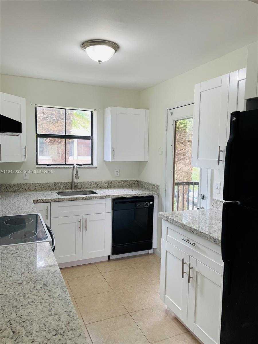 Small Image of 15551 SOUTH WEST 104TH TER #826, Miami Number 5