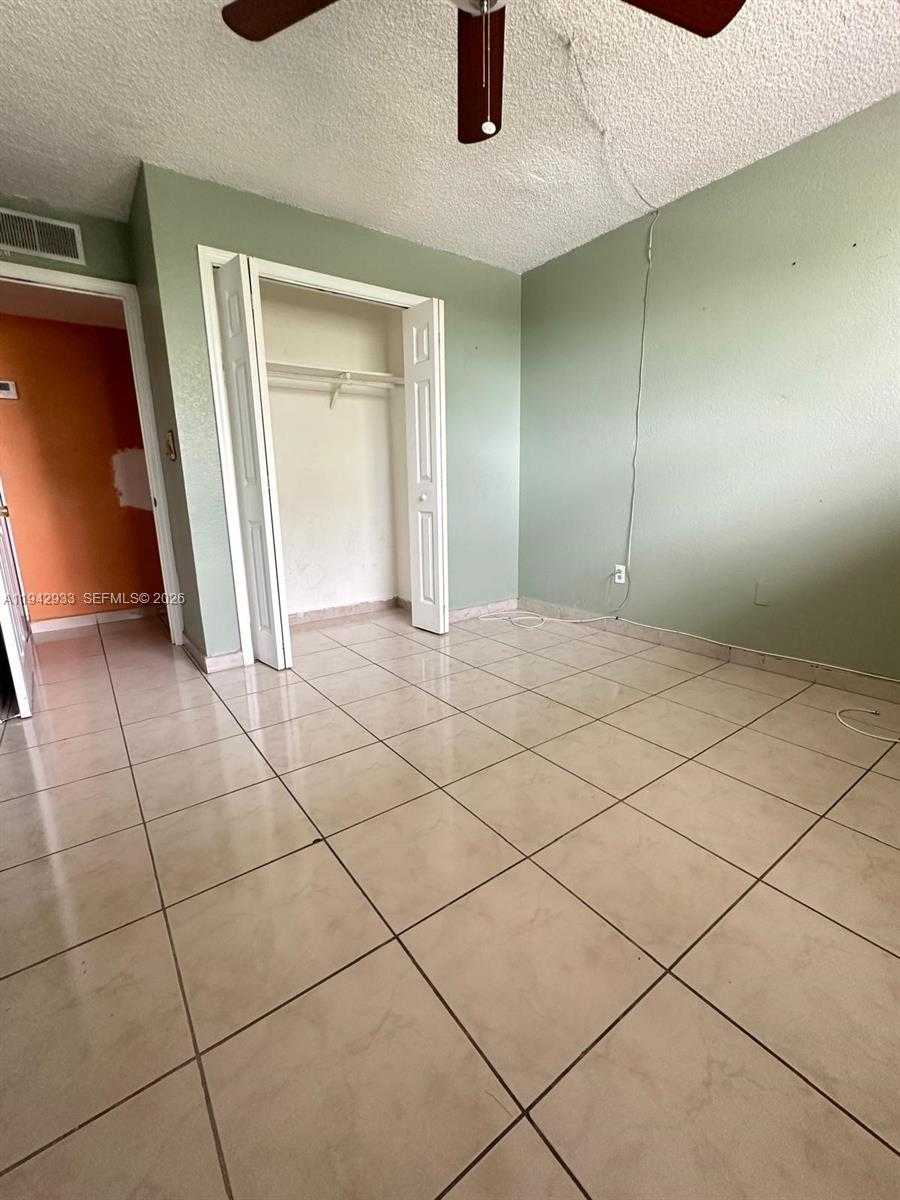 Small Image of 606 WEST 81ST ST #305, Hialeah Number 7