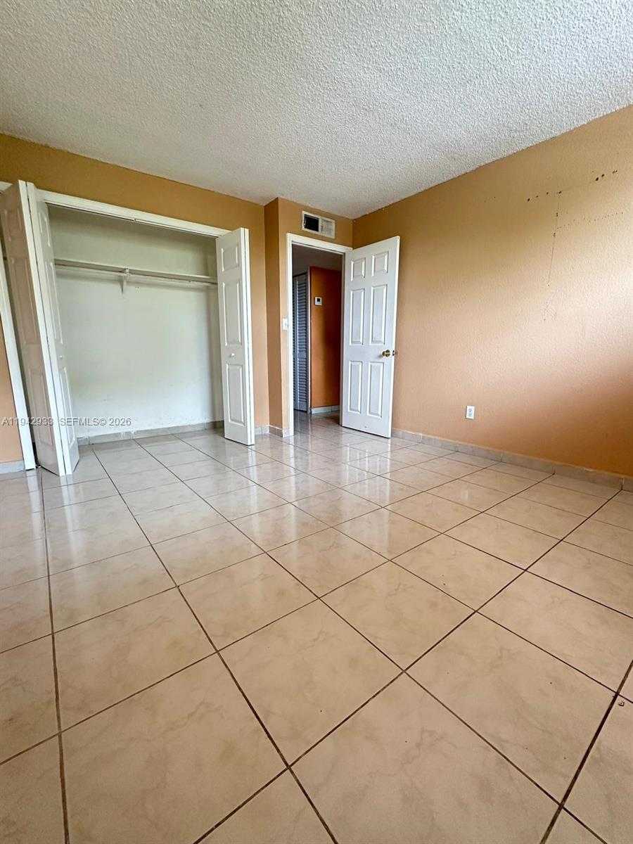 Small Image of 606 WEST 81ST ST #305, Hialeah Number 8