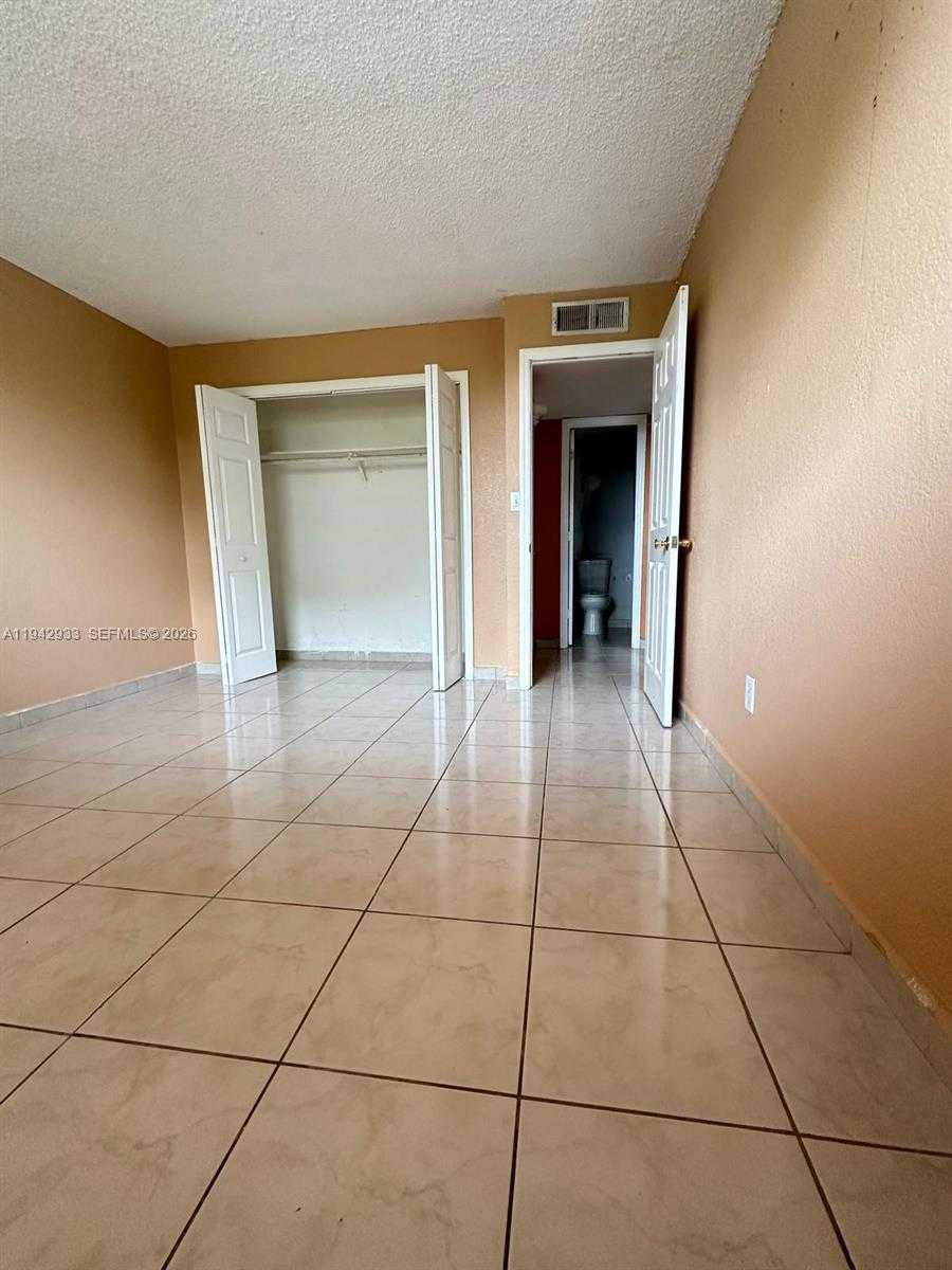 Small Image of 606 WEST 81ST ST #305, Hialeah Number 9