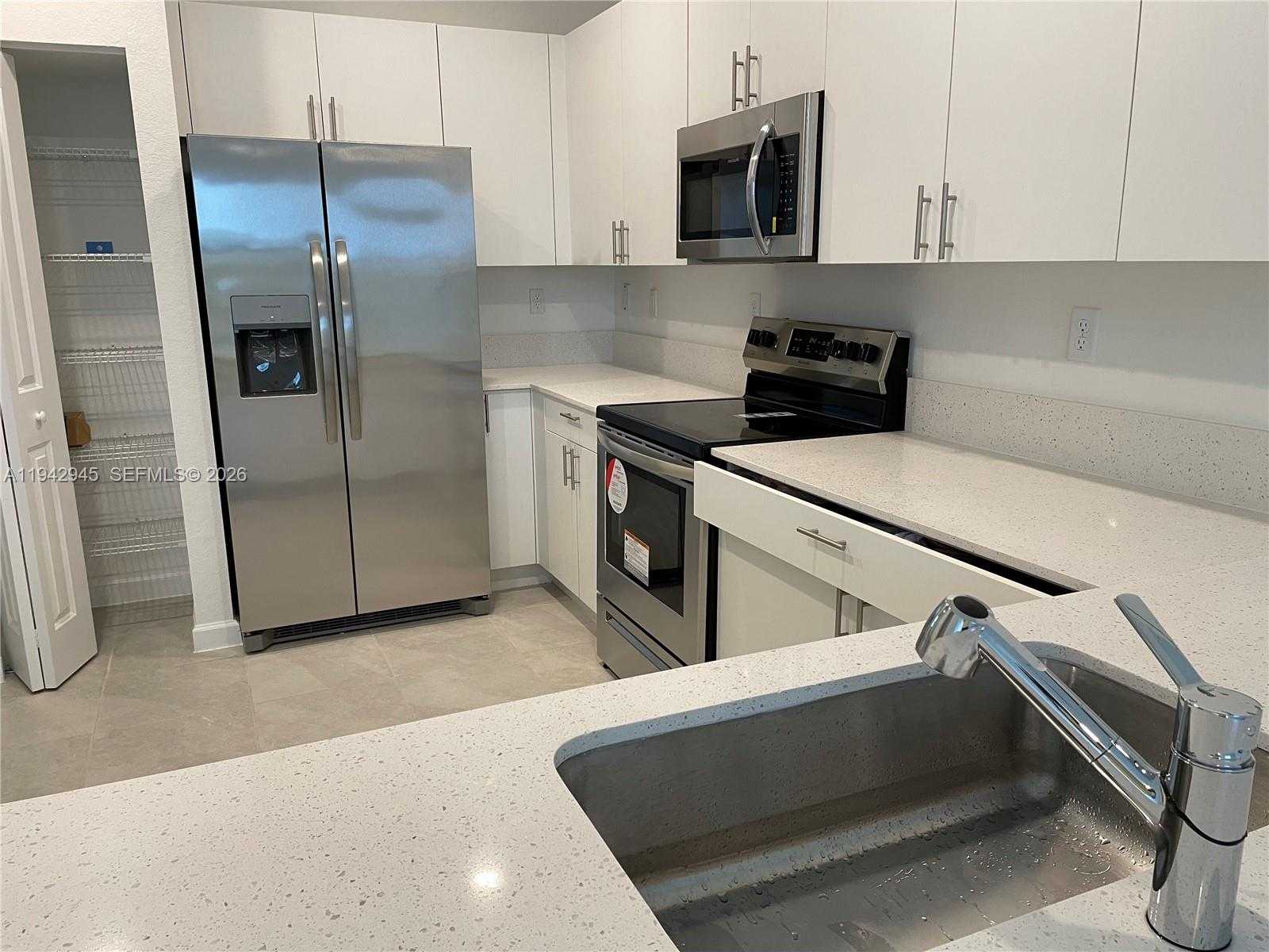 Small Image of 13119 SOUTH WEST 232ND LN, Unincorporated Dade County Number 3