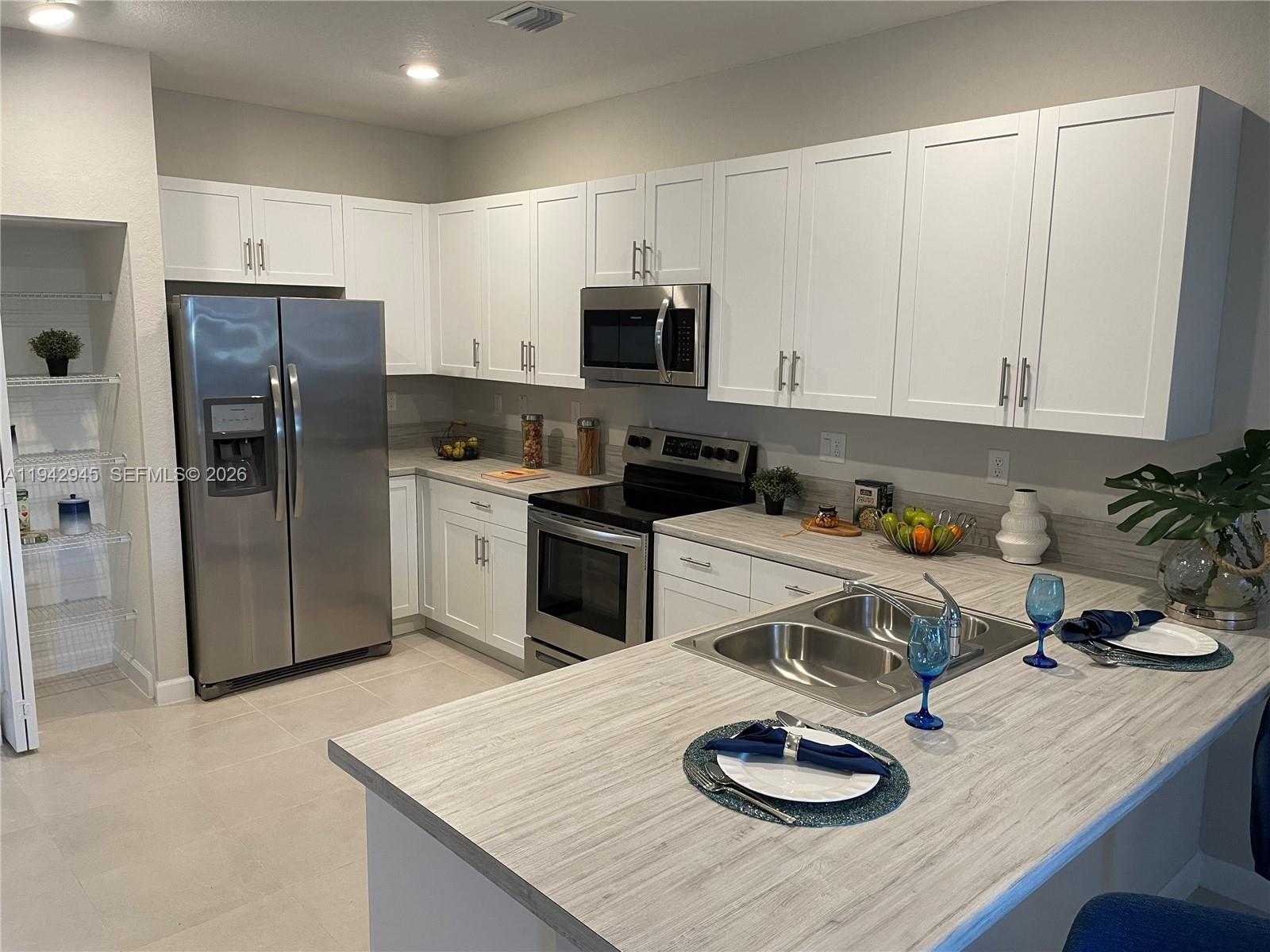 Small Image of 13119 SOUTH WEST 232ND LN, Unincorporated Dade County Number 5