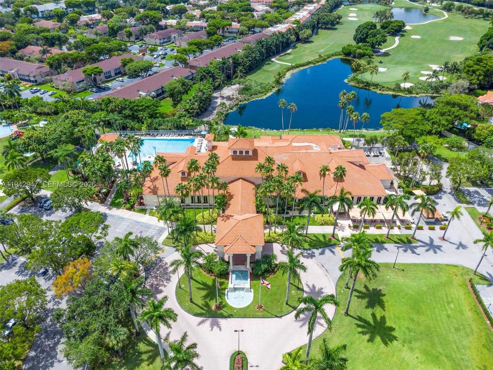 Small Image of 10635 NORTH WEST 54TH ST, Doral Number 38