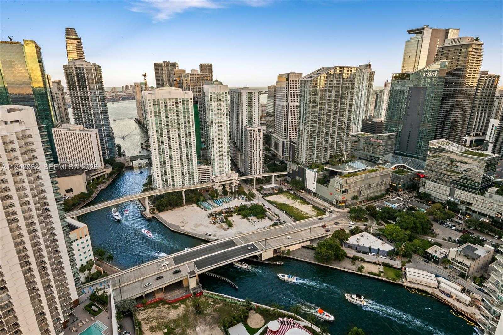 Small Image of 90 SOUTH WEST 3RD ST #PH-15, Miami Number 14