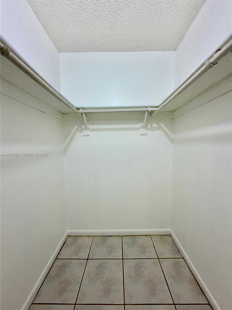 Small Image of 12111 SOUTH WEST 107TH ST, Miami Number 13