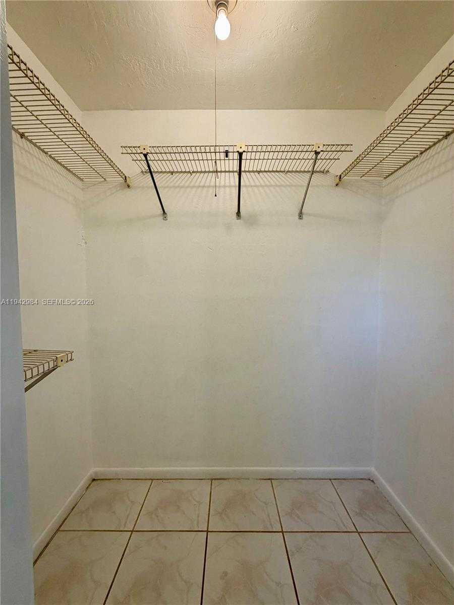 Small Image of 12111 SOUTH WEST 107TH ST, Miami Number 19