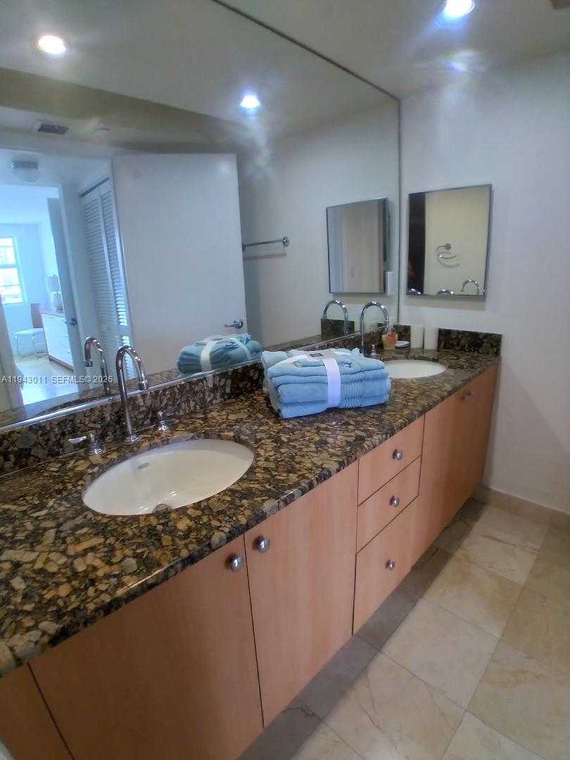 Small Image of 6917 COLLINS AVE #722, Miami Beach Number 14