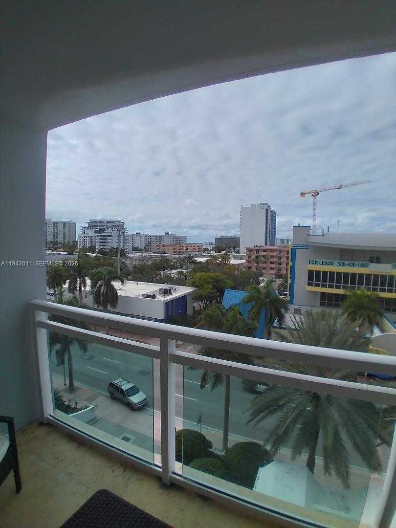 Small Image of 6917 COLLINS AVE #722, Miami Beach Number 18