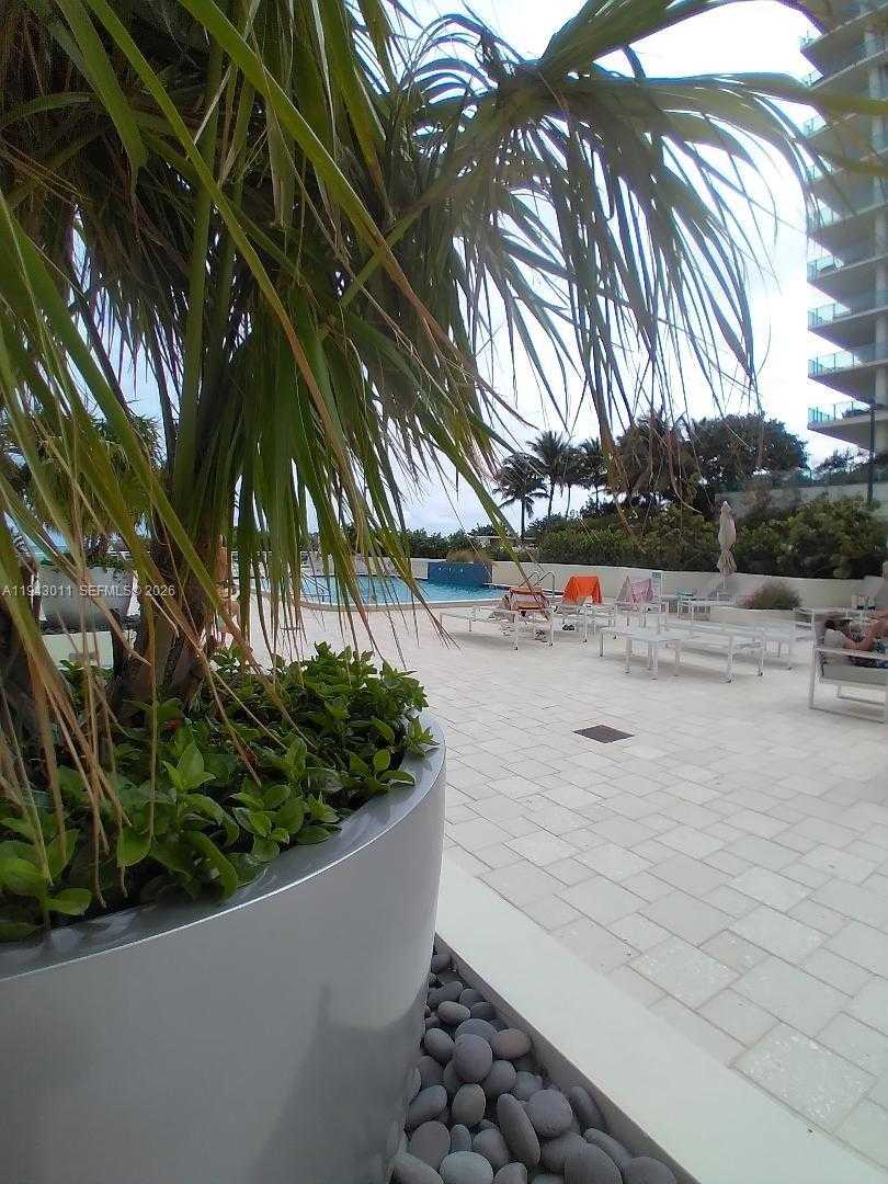 Small Image of 6917 COLLINS AVE #722, Miami Beach Number 3