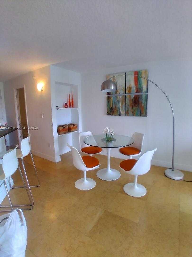 Small Image of 6917 COLLINS AVE #722, Miami Beach Number 4