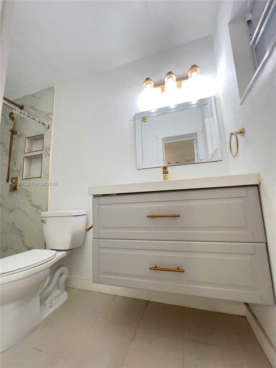 Small Image of 2761 SOUTH WEST 33RD CT #A, Miami Number 10