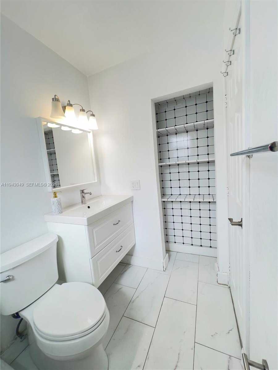 Small Image of 2761 SOUTH WEST 33RD CT #A, Miami Number 7