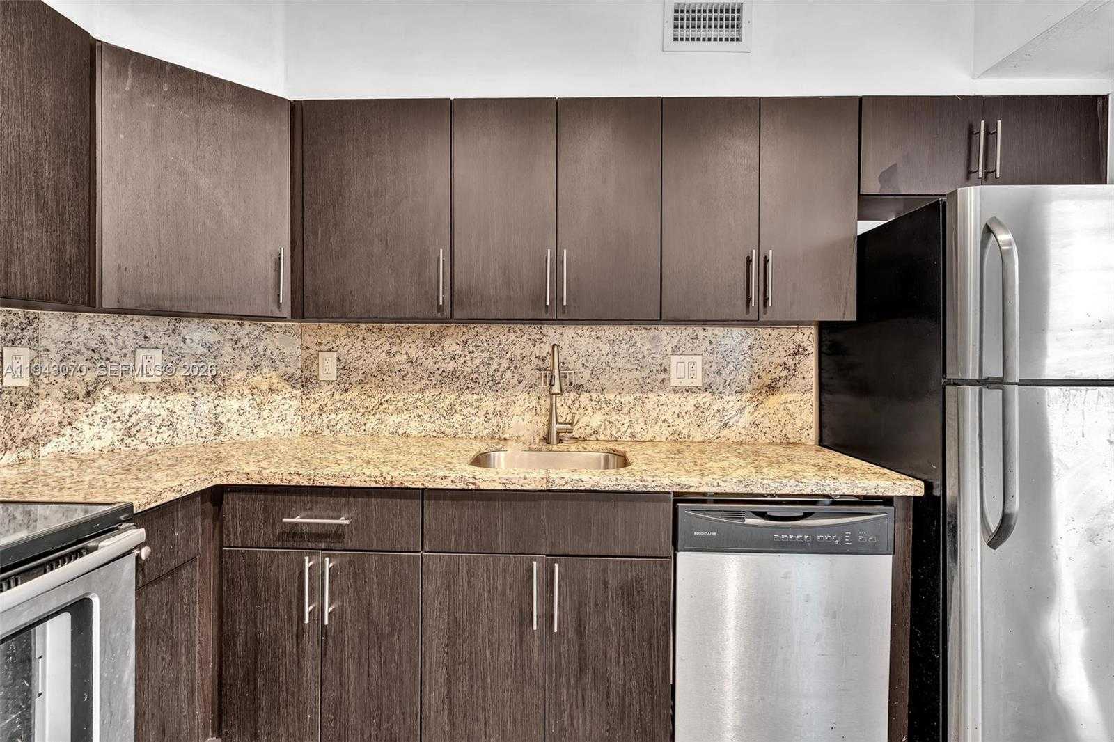 Small Image of 500 BAYVIEW DR #228, Sunny Isles Beach Number 12