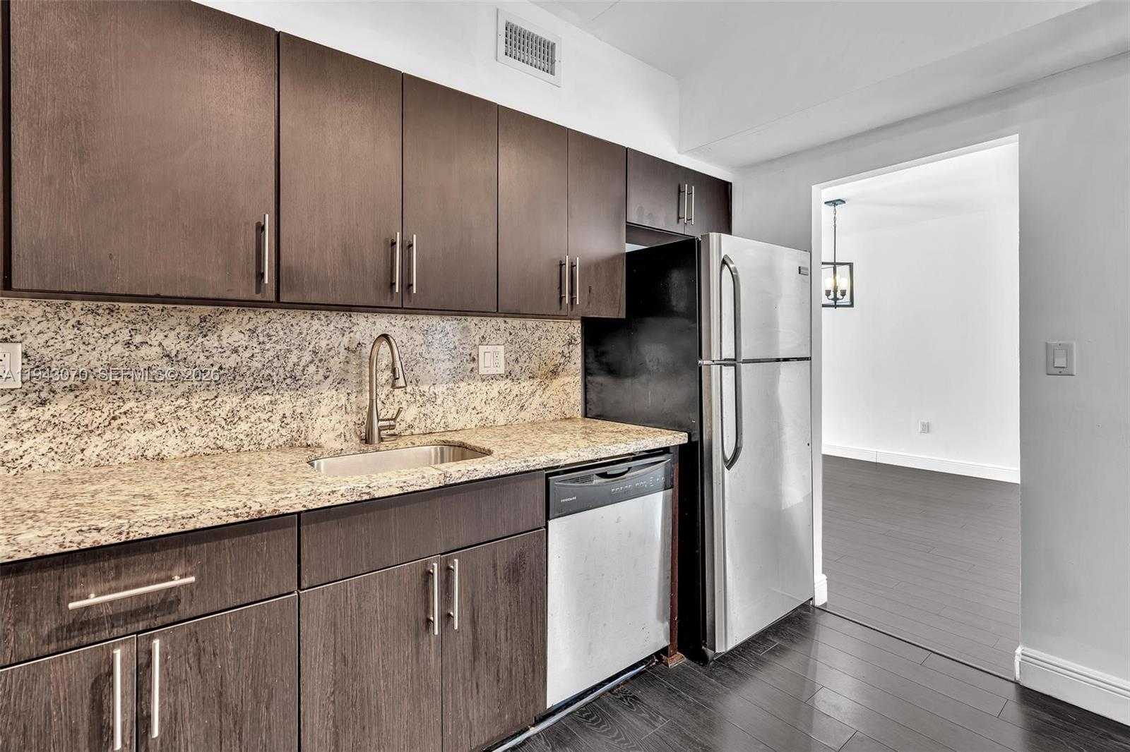 Small Image of 500 BAYVIEW DR #228, Sunny Isles Beach Number 13