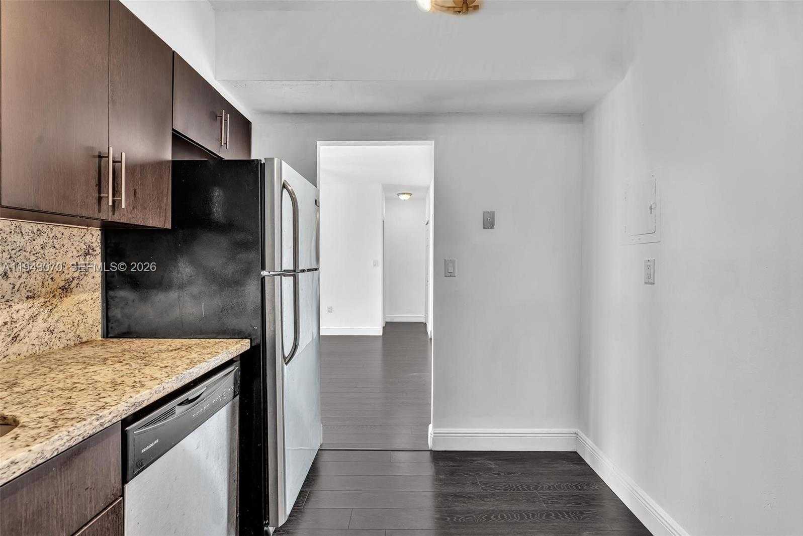 Small Image of 500 BAYVIEW DR #228, Sunny Isles Beach Number 14