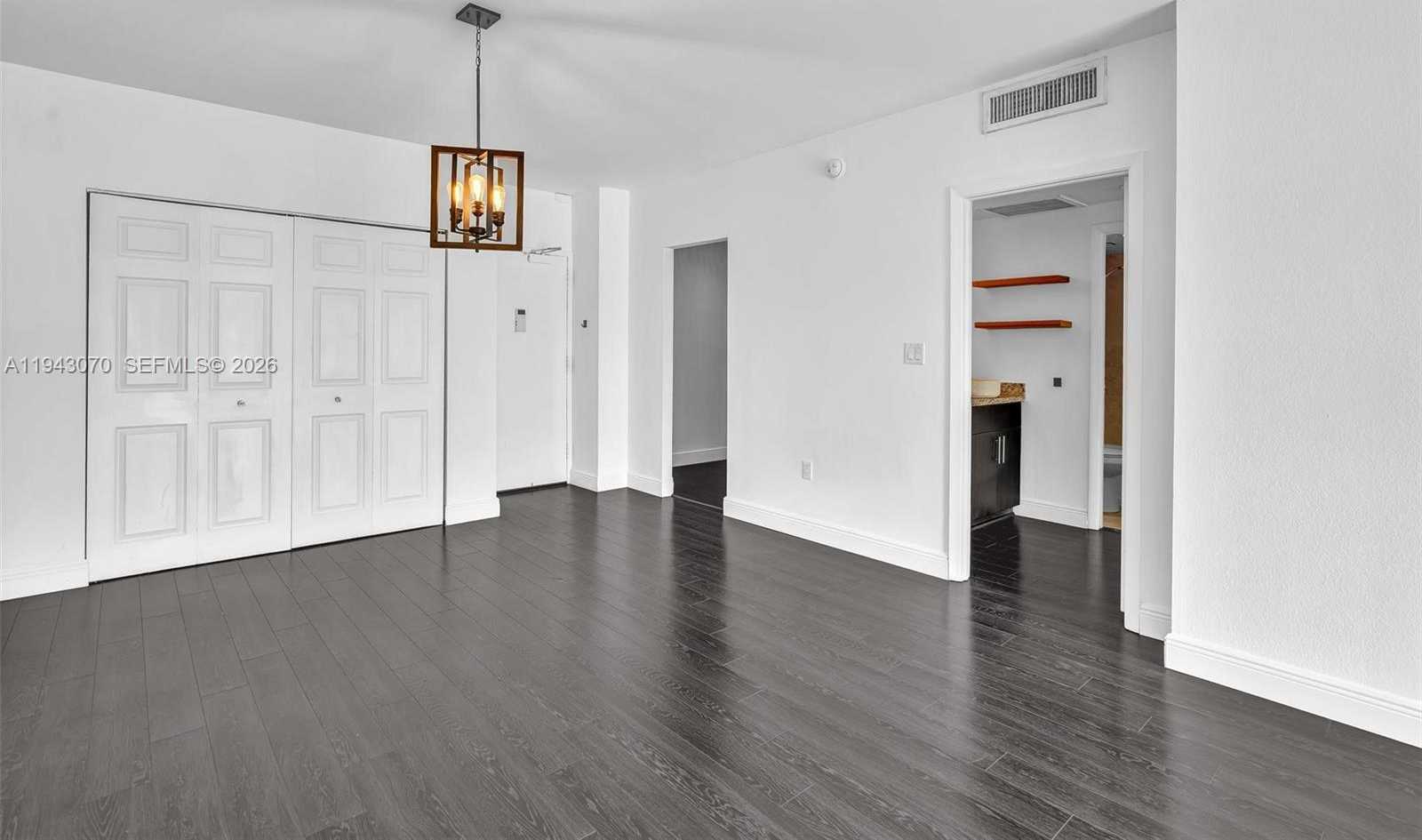 Small Image of 500 BAYVIEW DR #228, Sunny Isles Beach Number 16