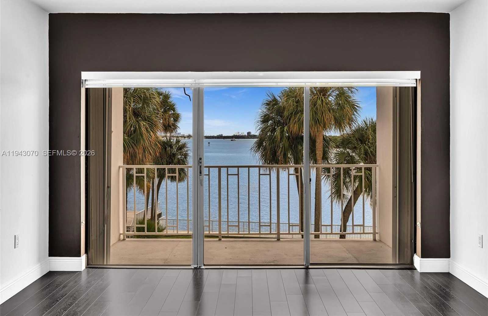 Small Image of 500 BAYVIEW DR #228, Sunny Isles Beach Number 18