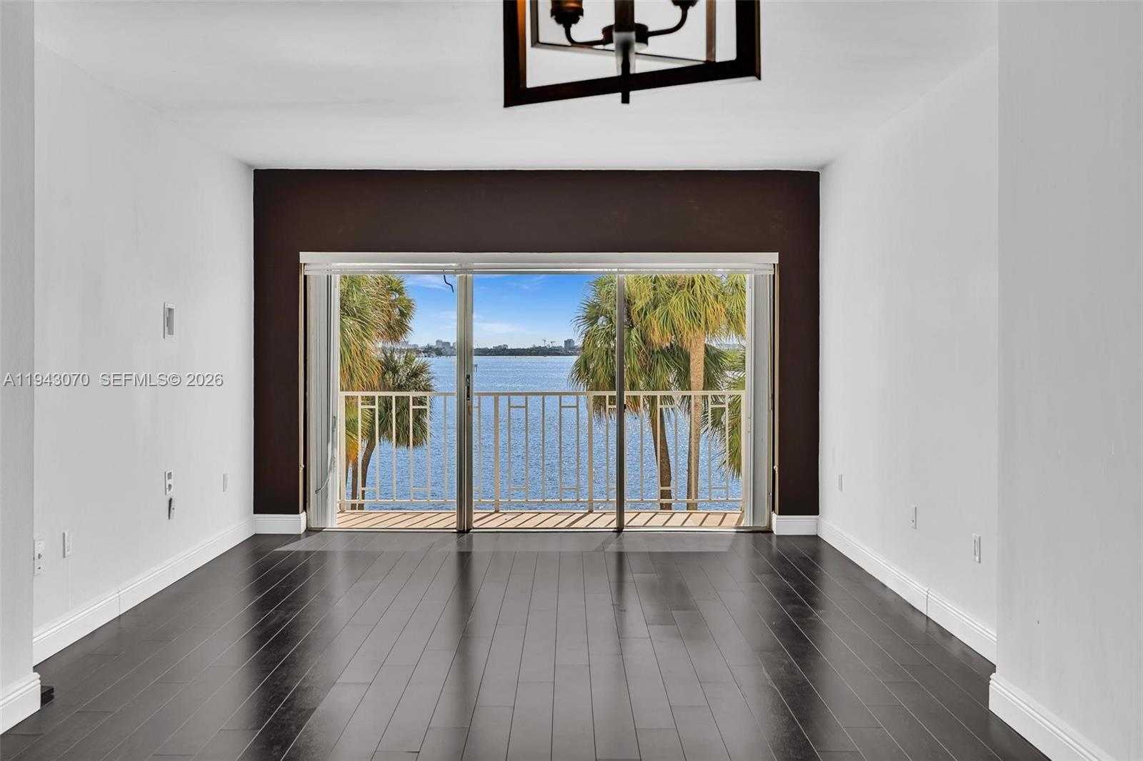 Small Image of 500 BAYVIEW DR #228, Sunny Isles Beach Number 2