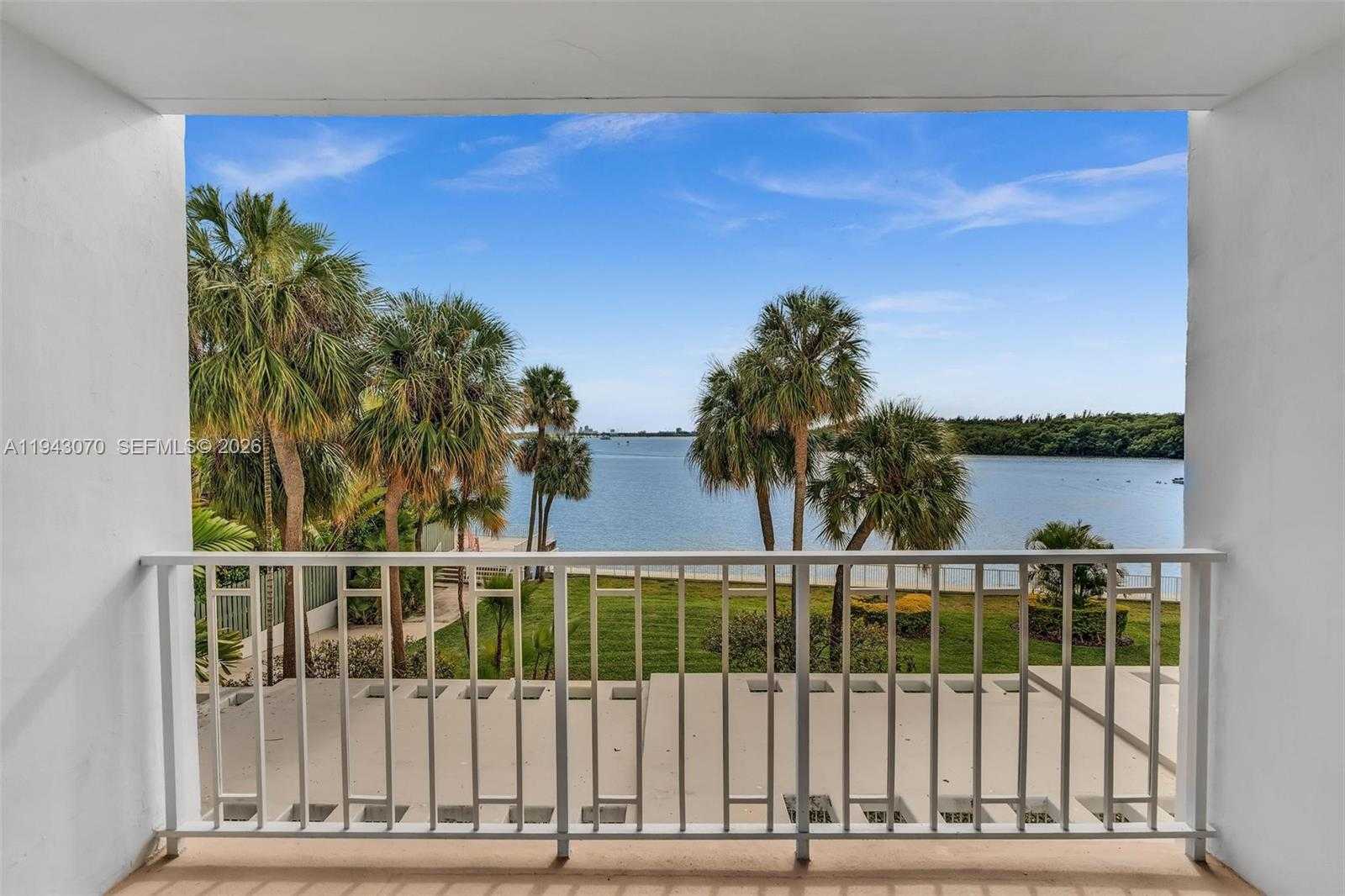 Small Image of 500 BAYVIEW DR #228, Sunny Isles Beach Number 21