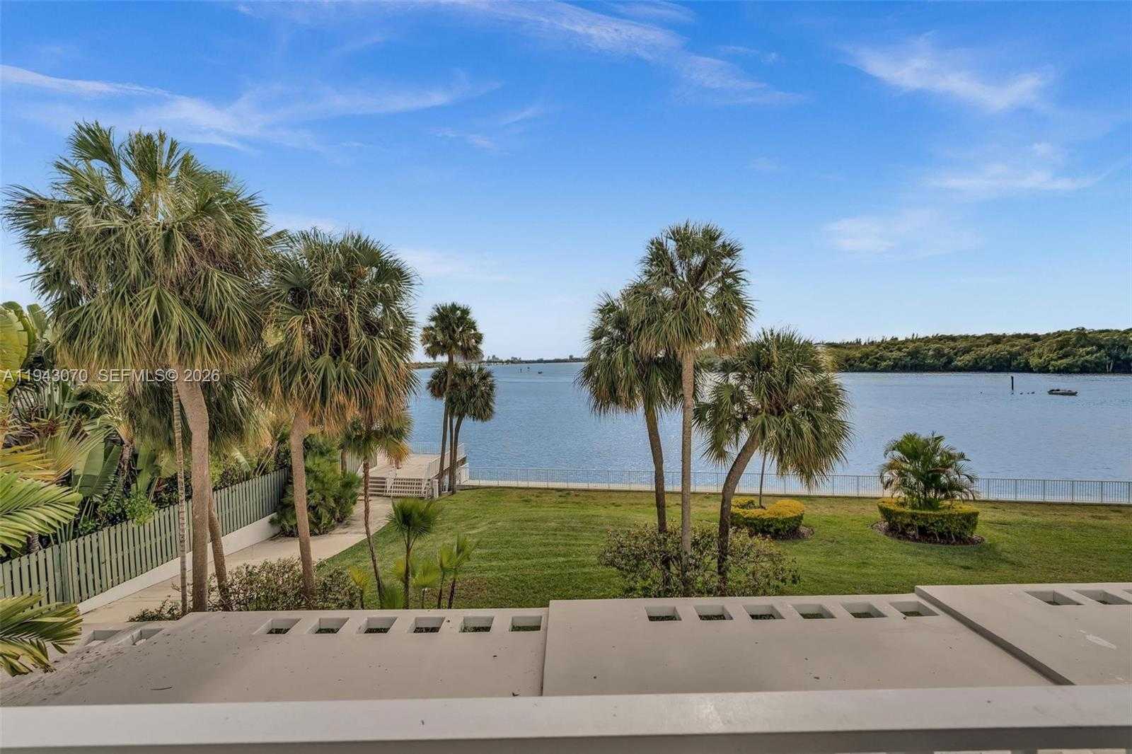 Small Image of 500 BAYVIEW DR #228, Sunny Isles Beach Number 46