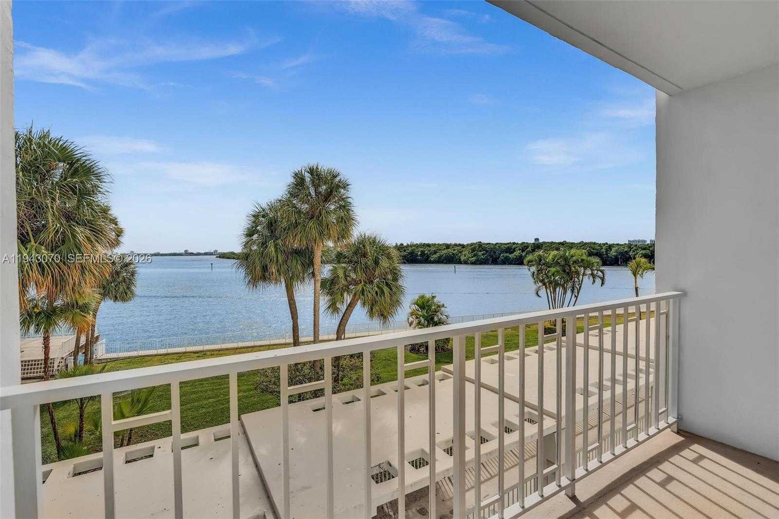 Small Image of 500 BAYVIEW DR #228, Sunny Isles Beach Number 48