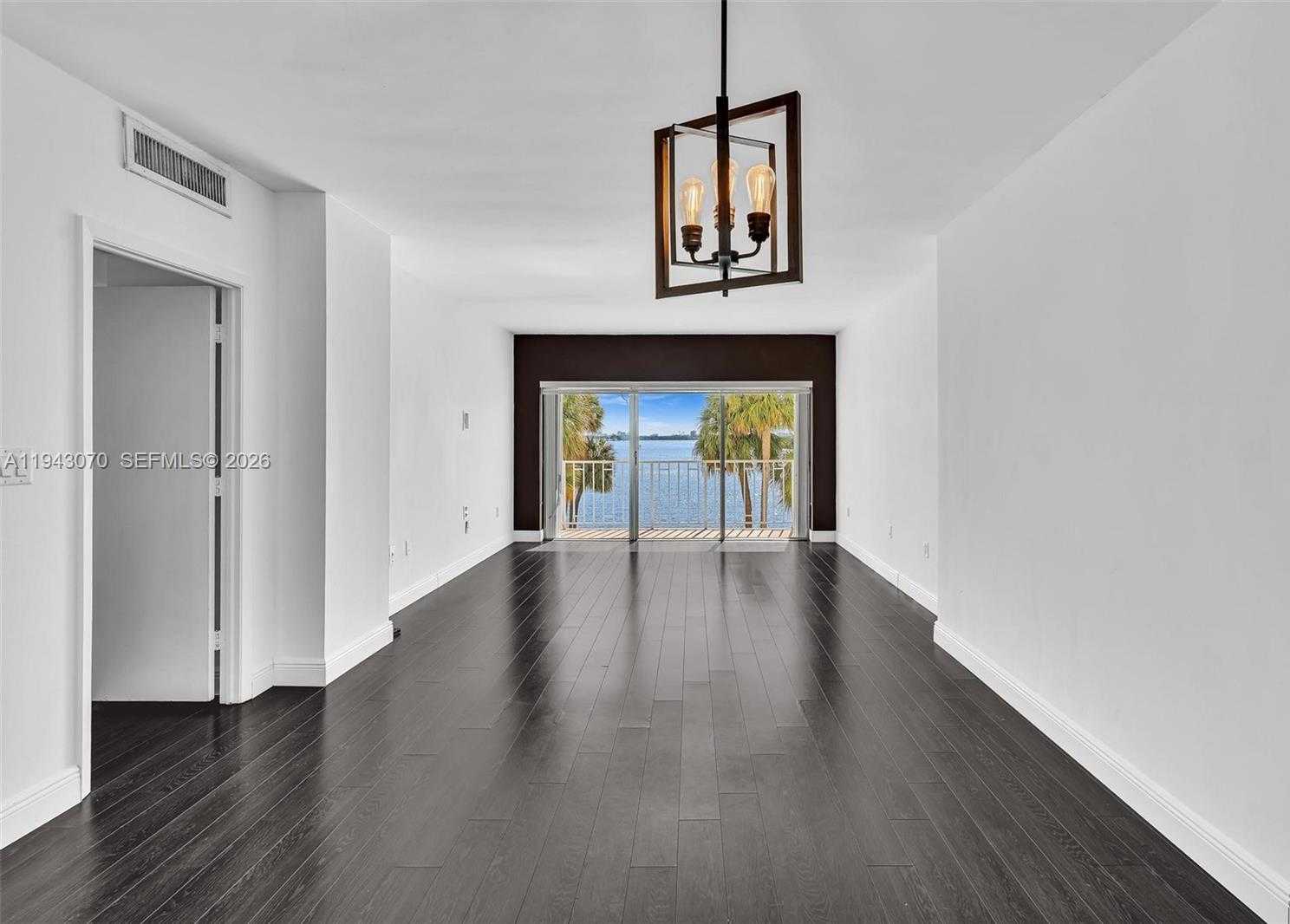 Small Image of 500 BAYVIEW DR #228, Sunny Isles Beach Number 6