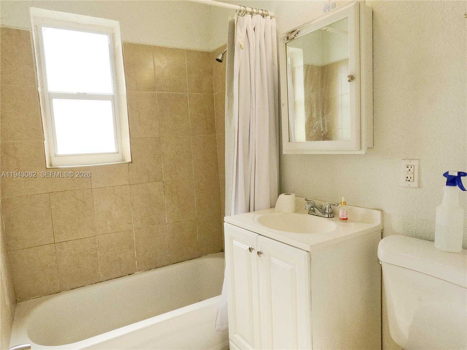 Small Image of 10450 SOUTH WEST 182ND ST, Miami Number 10