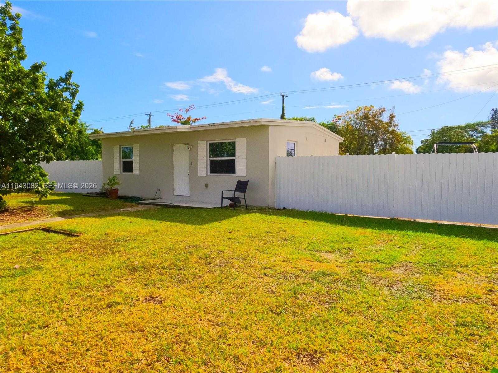 Small Image of 10450 SOUTH WEST 182ND ST, Miami Number 3